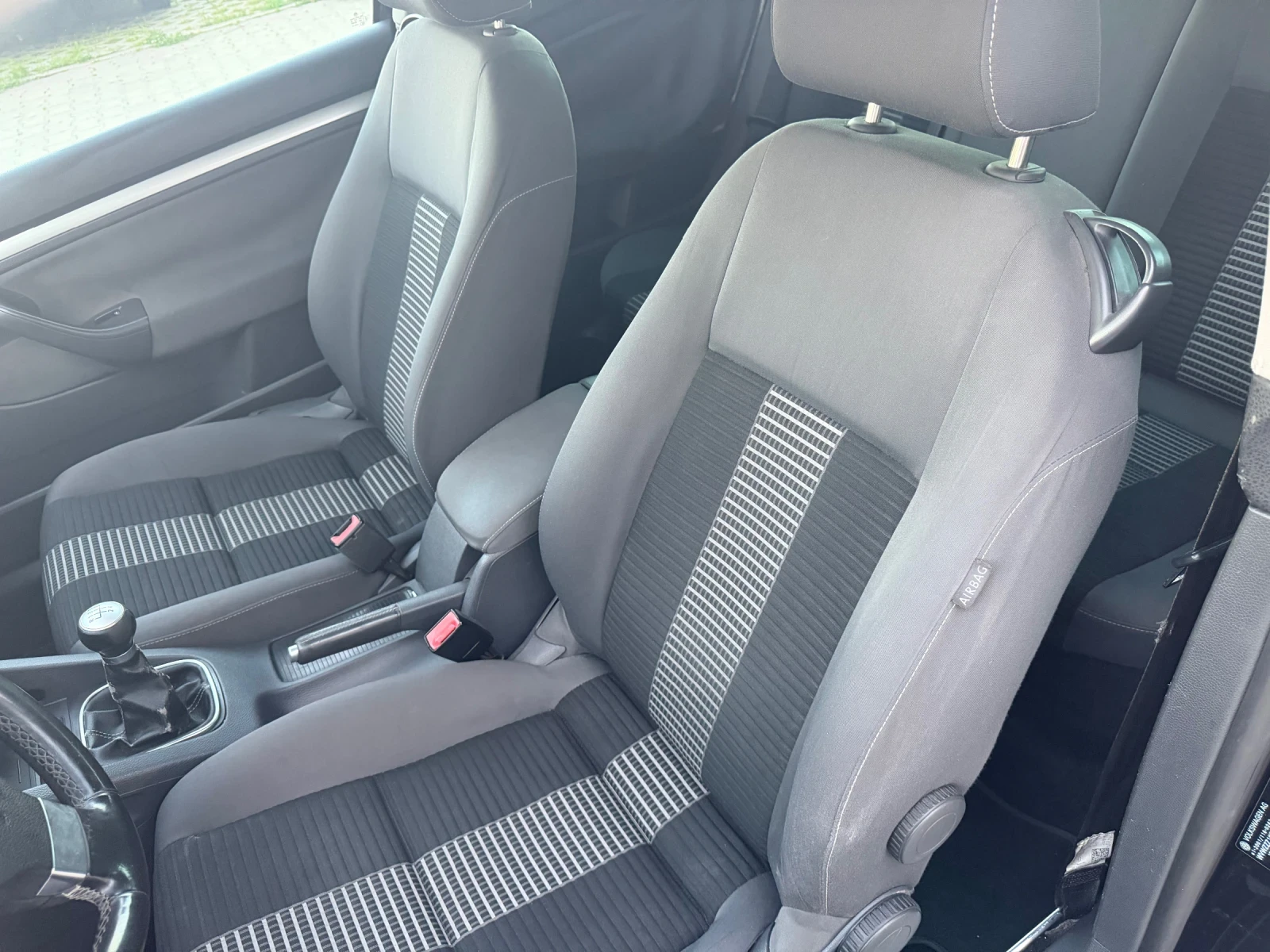 VW Golf 1.9 TDl/ Face Lift /NAVI, снимка 13 - Автомобили и джипове - 54846206
