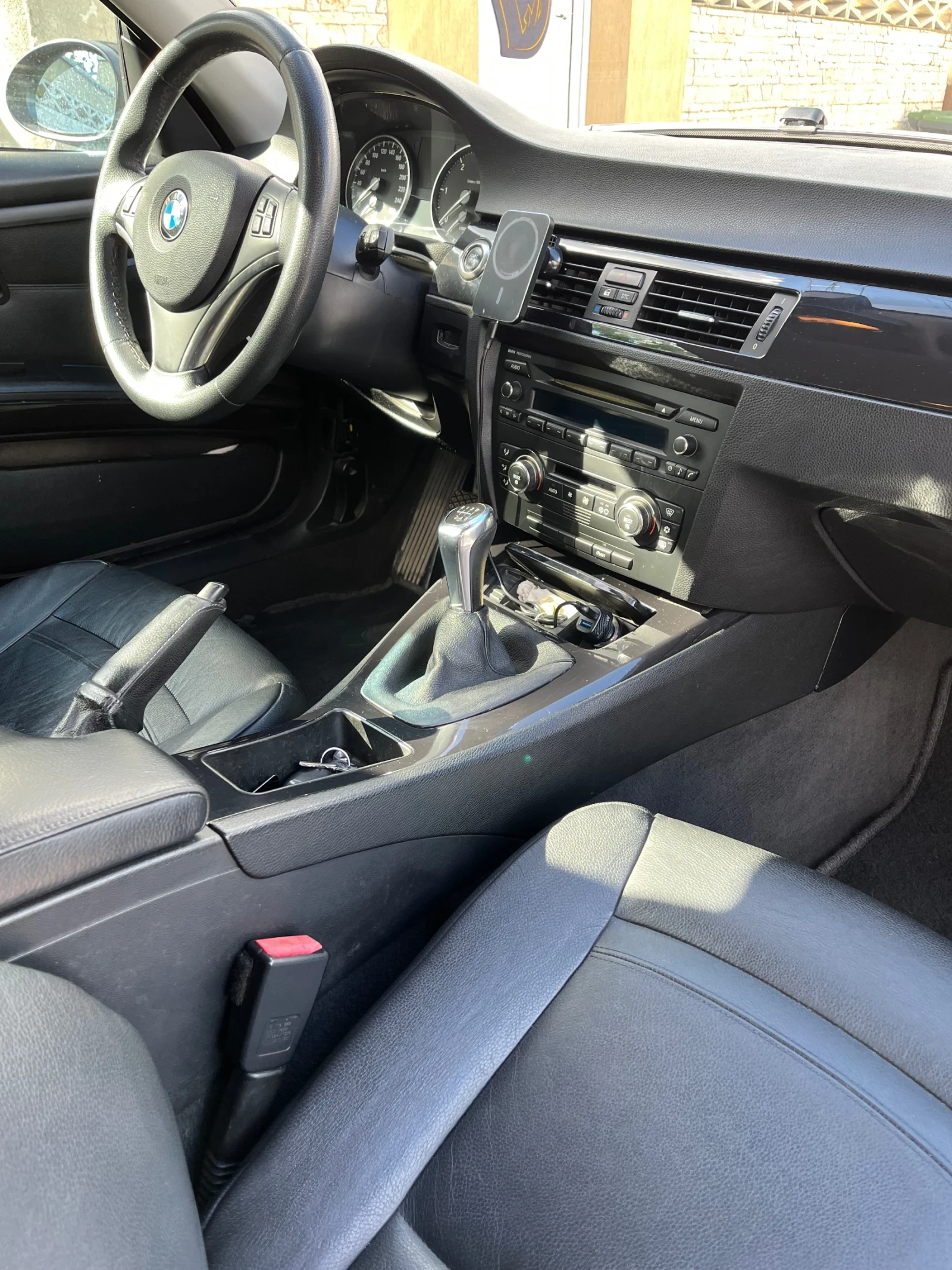BMW 320 320d, снимка 15 - Автомобили и джипове - 54899911