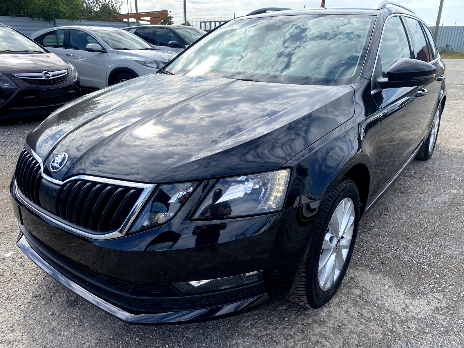 Skoda Octavia 1.5G-Tec 131к.с DSG 2020г. Италия