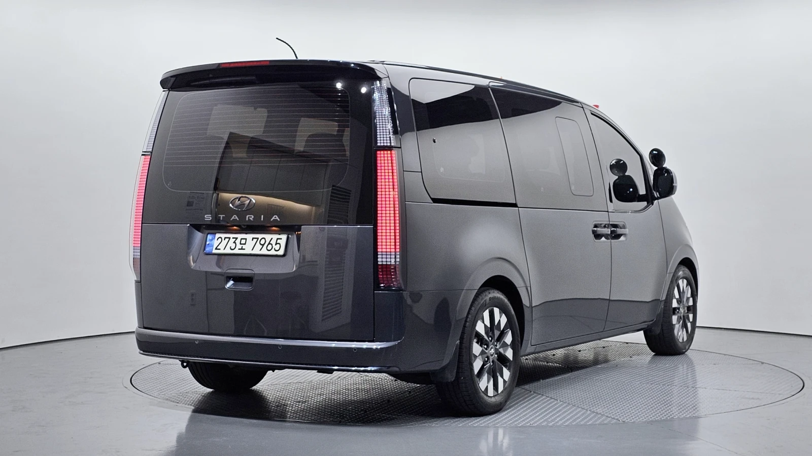 Hyundai Staria L3.5 Lounge 7-Seater autogeorge.com, снимка 3 - Автомобили и джипове - 55722196
