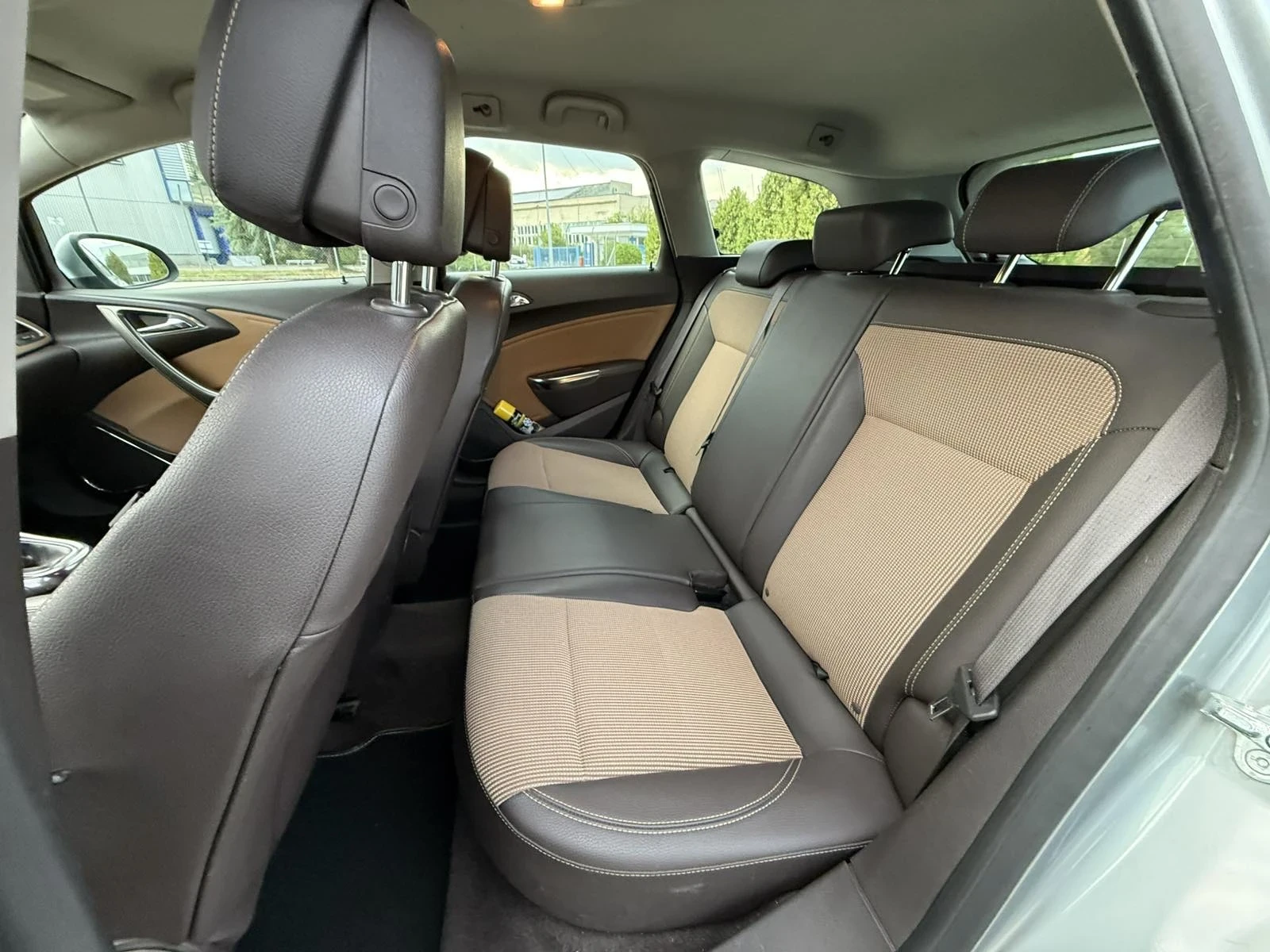 Opel Astra J sport tourer, снимка 7 - Автомобили и джипове - 55971881
