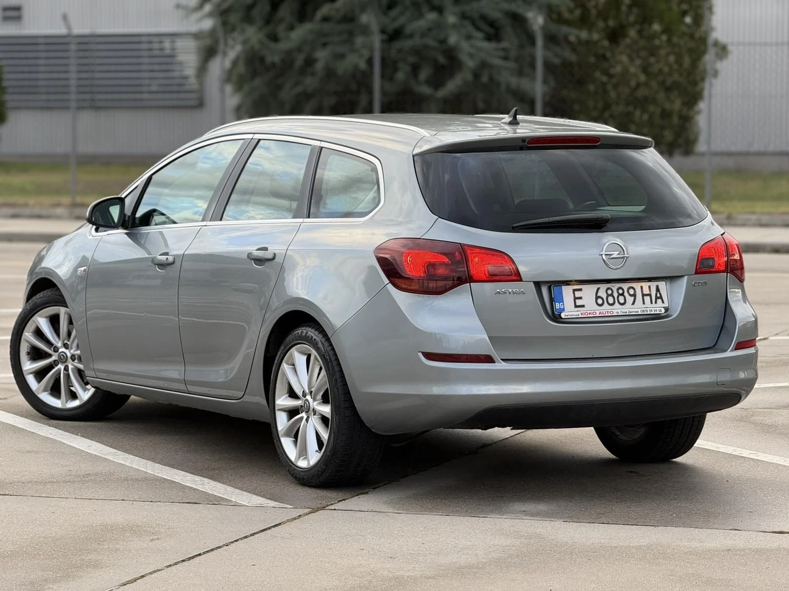 Opel Astra J sport tourer, снимка 4 - Автомобили и джипове - 55971881