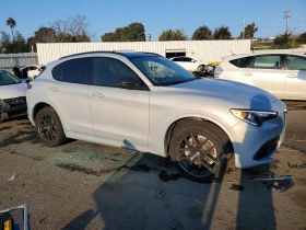 Alfa Romeo Stelvio * TI* AWD* КОЖА* ПАНОРАМА* ЛЕД* , снимка 4 - Автомобили и джипове - 53633625