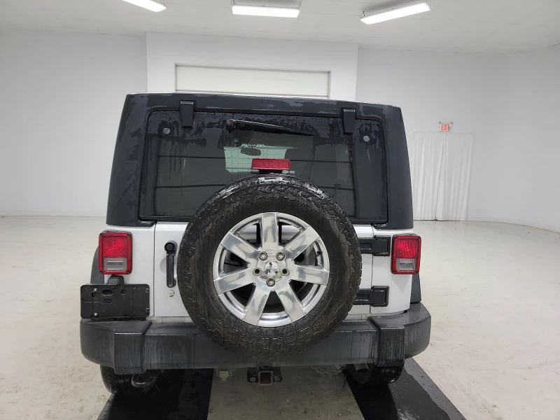 Jeep Wrangler RUBICON  БЕЗ РЪЖДА КРАЙНА ЦЕНА, снимка 4 - Автомобили и джипове - 48233109