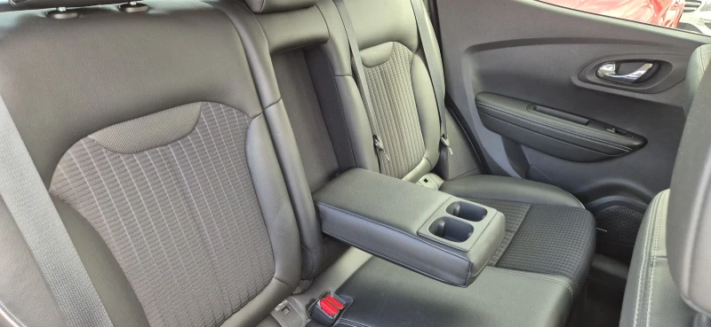 Renault Kadjar 1.2Т-131кс.NAVY, снимка 10 - Автомобили и джипове - 50334287