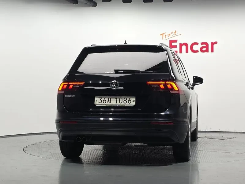 VW Tiguan  2Nd Generation 2.0 Tdi, снимка 4 - Автомобили и джипове - 56112945