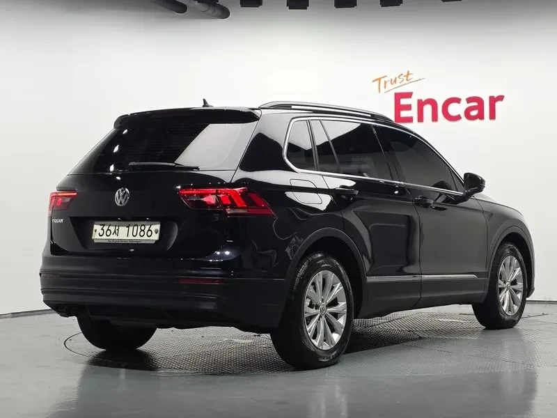 VW Tiguan  2Nd Generation 2.0 Tdi, снимка 2 - Автомобили и джипове - 56112945