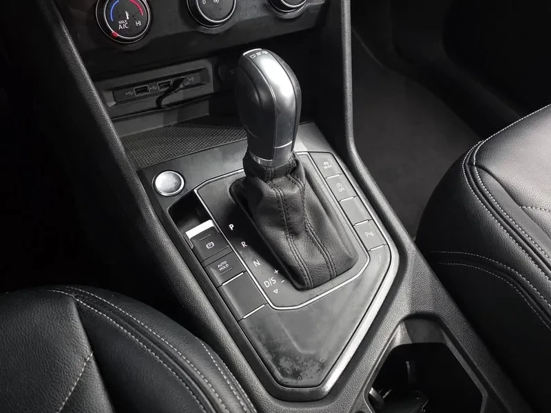VW Tiguan  2Nd Generation 2.0 Tdi, снимка 9 - Автомобили и джипове - 56112945