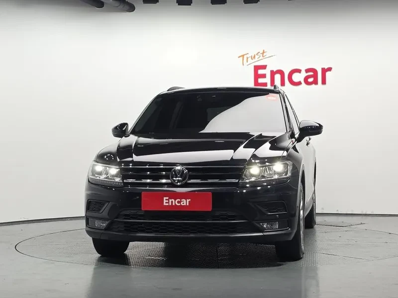 VW Tiguan  2Nd Generation 2.0 Tdi, снимка 3 - Автомобили и джипове - 56112945