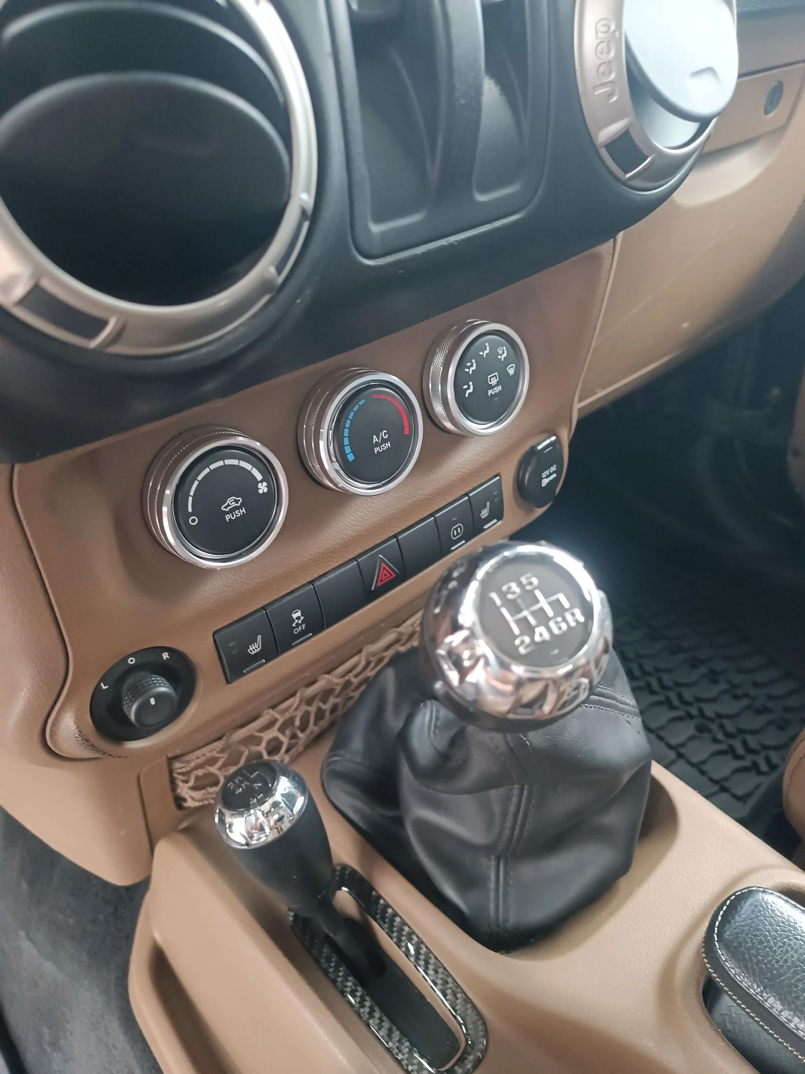 Jeep Wrangler 3.8 | Mobile.bg — изображение 12