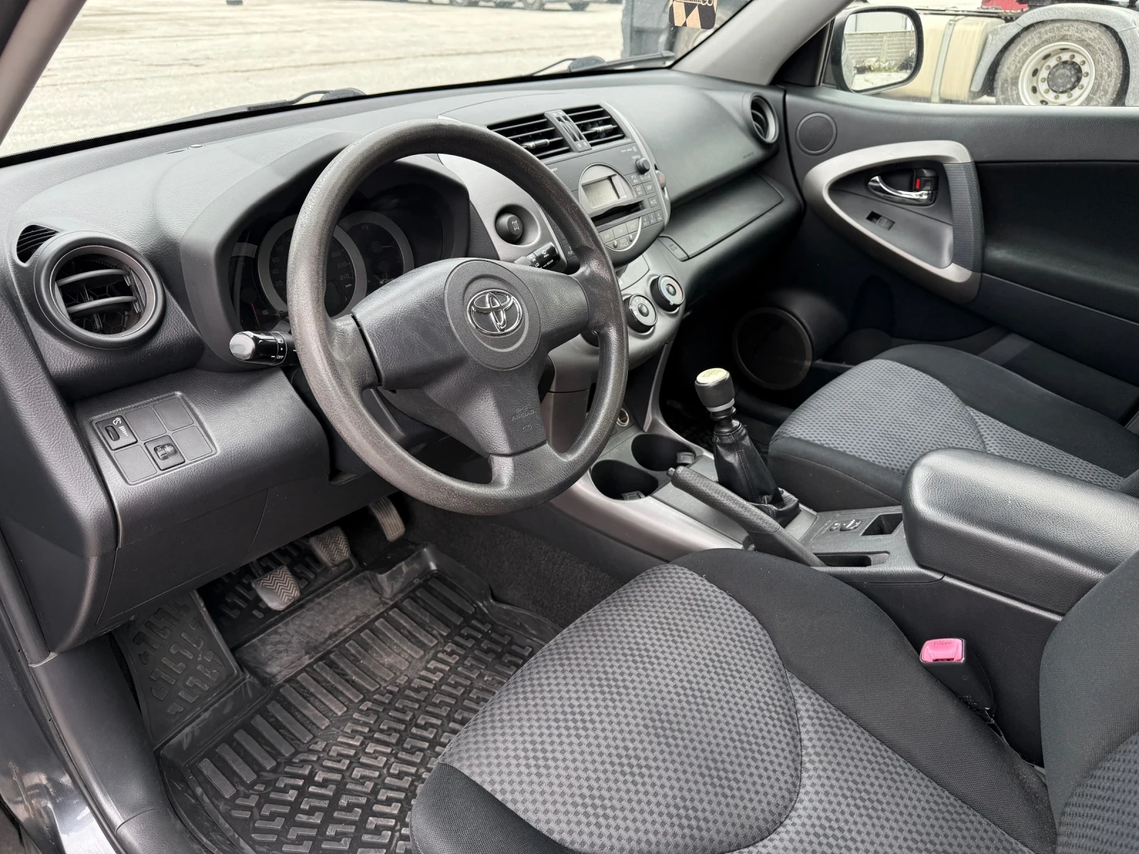 Toyota Rav4 2.2 D4D // 4X4 - изображение 6