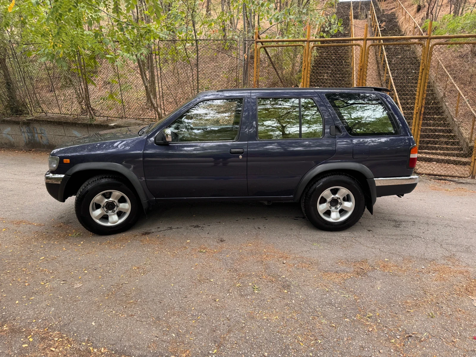 Nissan Pathfinder 4x4 - изображение 2