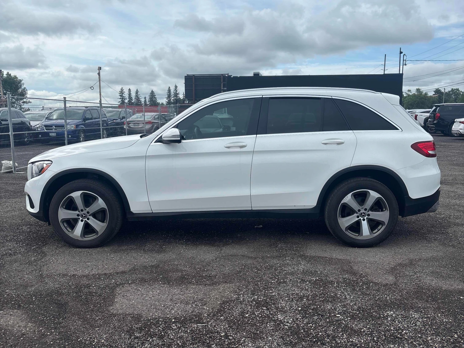 Mercedes-Benz GLC 300 * * CARFAX * * АВТО КРЕДИТ * *  - изображение 3