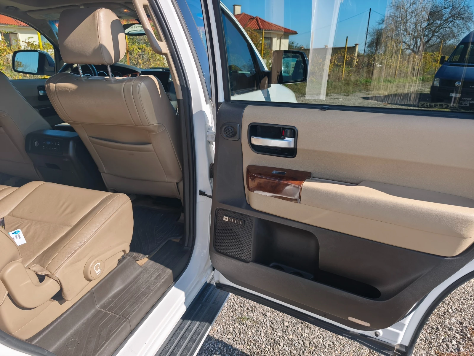 Toyota Sequoia 5.7  | Mobile.bg   11