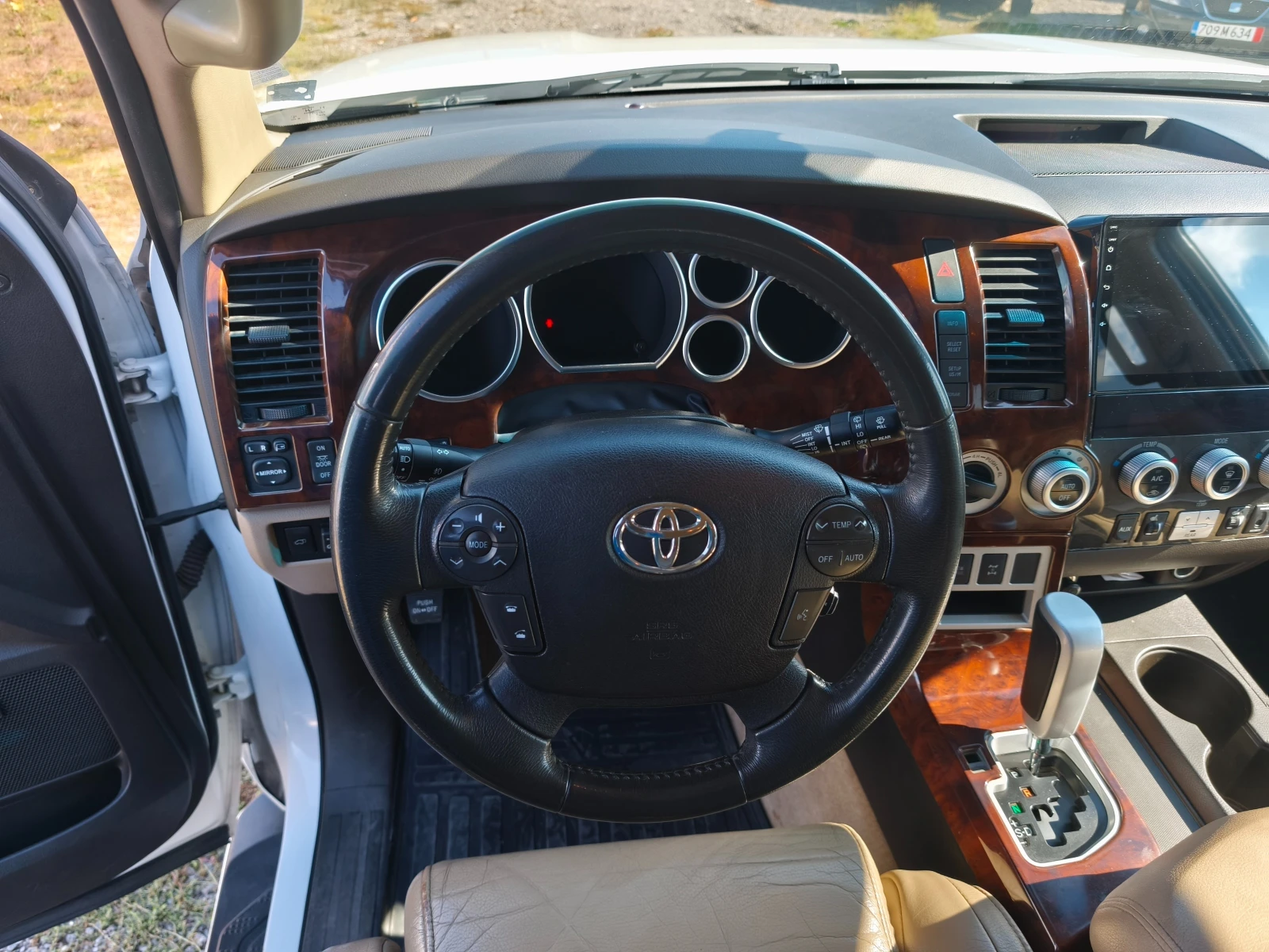 Toyota Sequoia 5.7 Газ - изображение 6