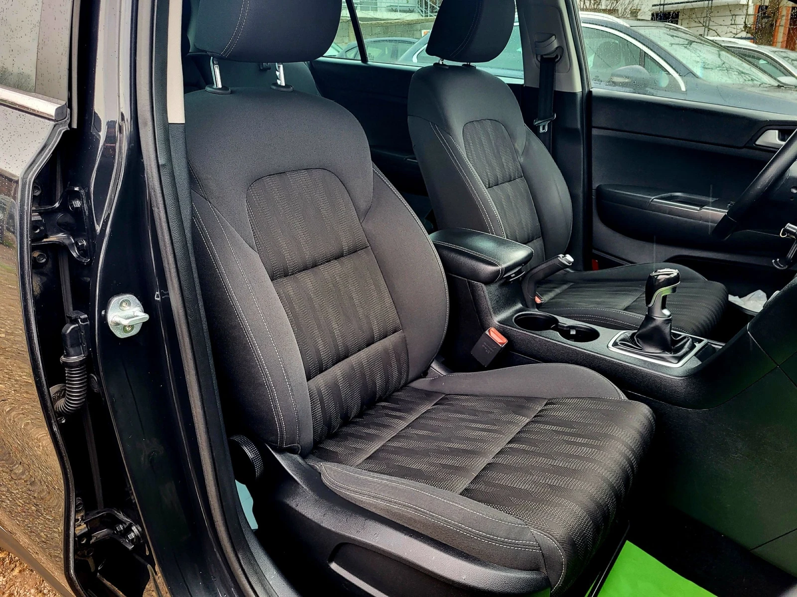 Kia Sportage 1.7 CRDI / ПЪЛНА СЕРВИЗНА ИСТОРИЯ / EURO-6B - изображение 10