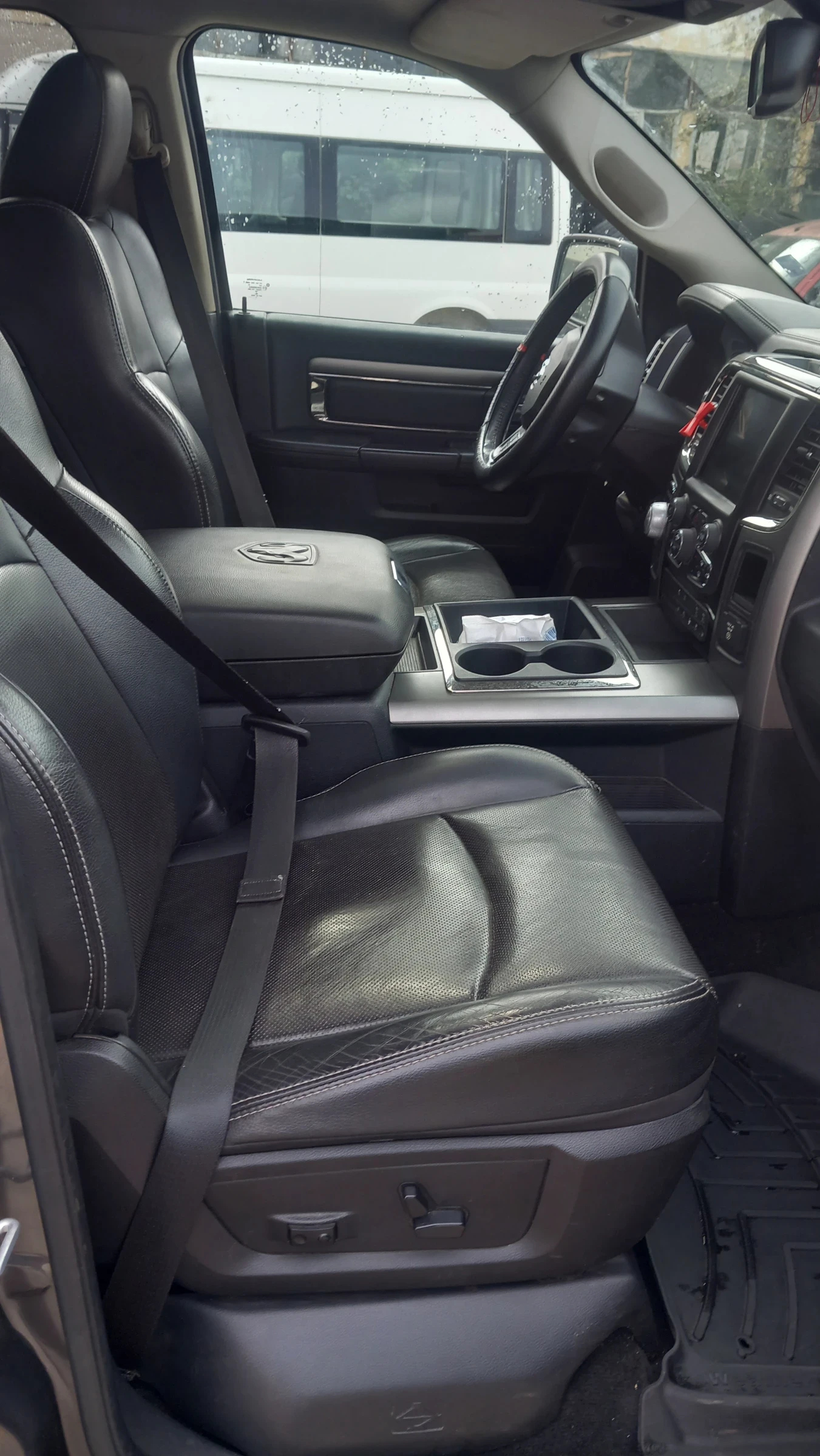 Dodge RAM 1500, снимка 8 - Автомобили и джипове - 54178299