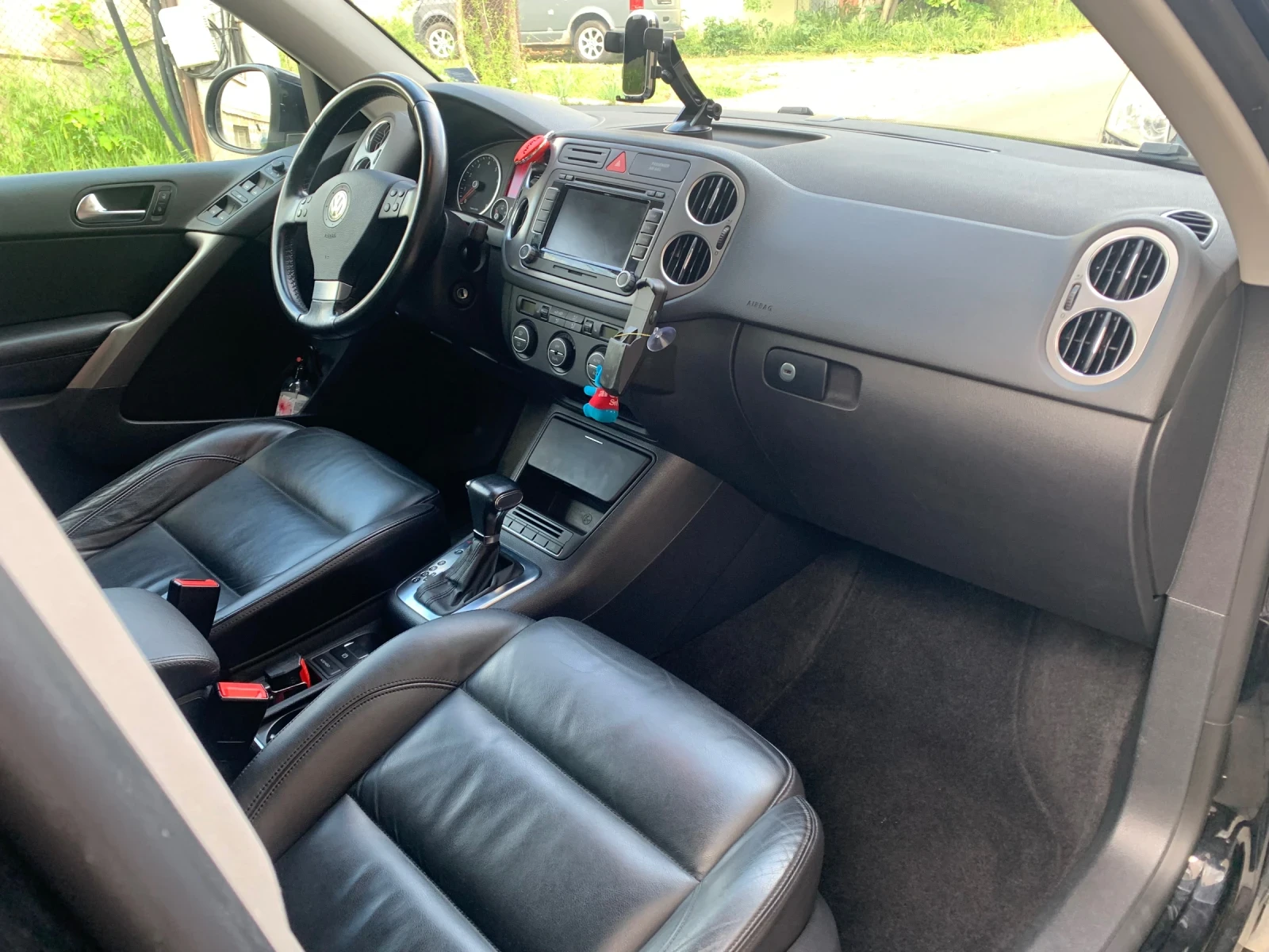 VW Tiguan 2, 0 TSI  4 motion, снимка 13 - Автомобили и джипове - 54511459