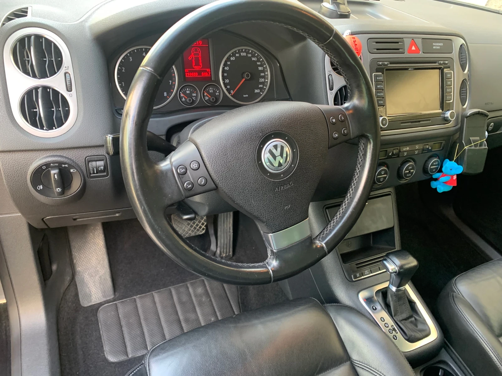 VW Tiguan 2, 0 TSI  4 motion, снимка 7 - Автомобили и джипове - 54511459
