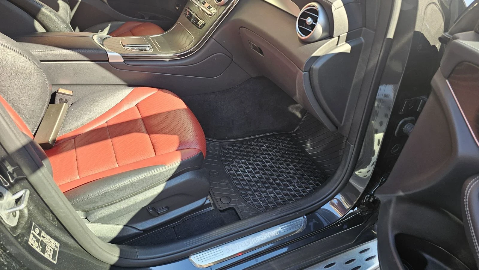 Mercedes-Benz GLC 220 GLC Coupe SUV 4 MATIC, снимка 14 - Автомобили и джипове - 54622950