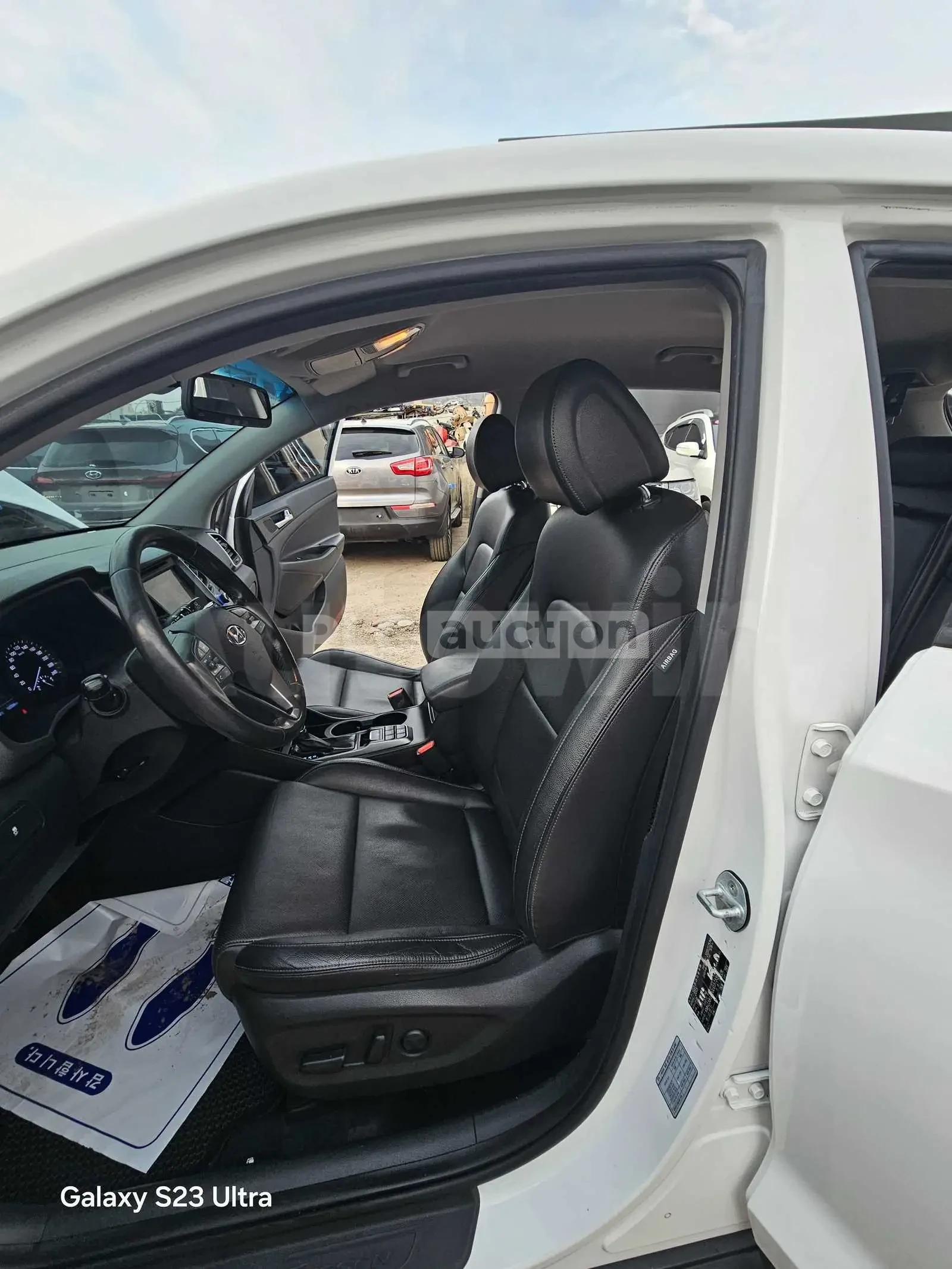 Hyundai Tucson 2.0 4x4| ОБДУХ| КАМЕРА| ПОДГРЕВ| ВКЛ.ТЕХНОТЕСТ, снимка 5 - Автомобили и джипове - 54628799