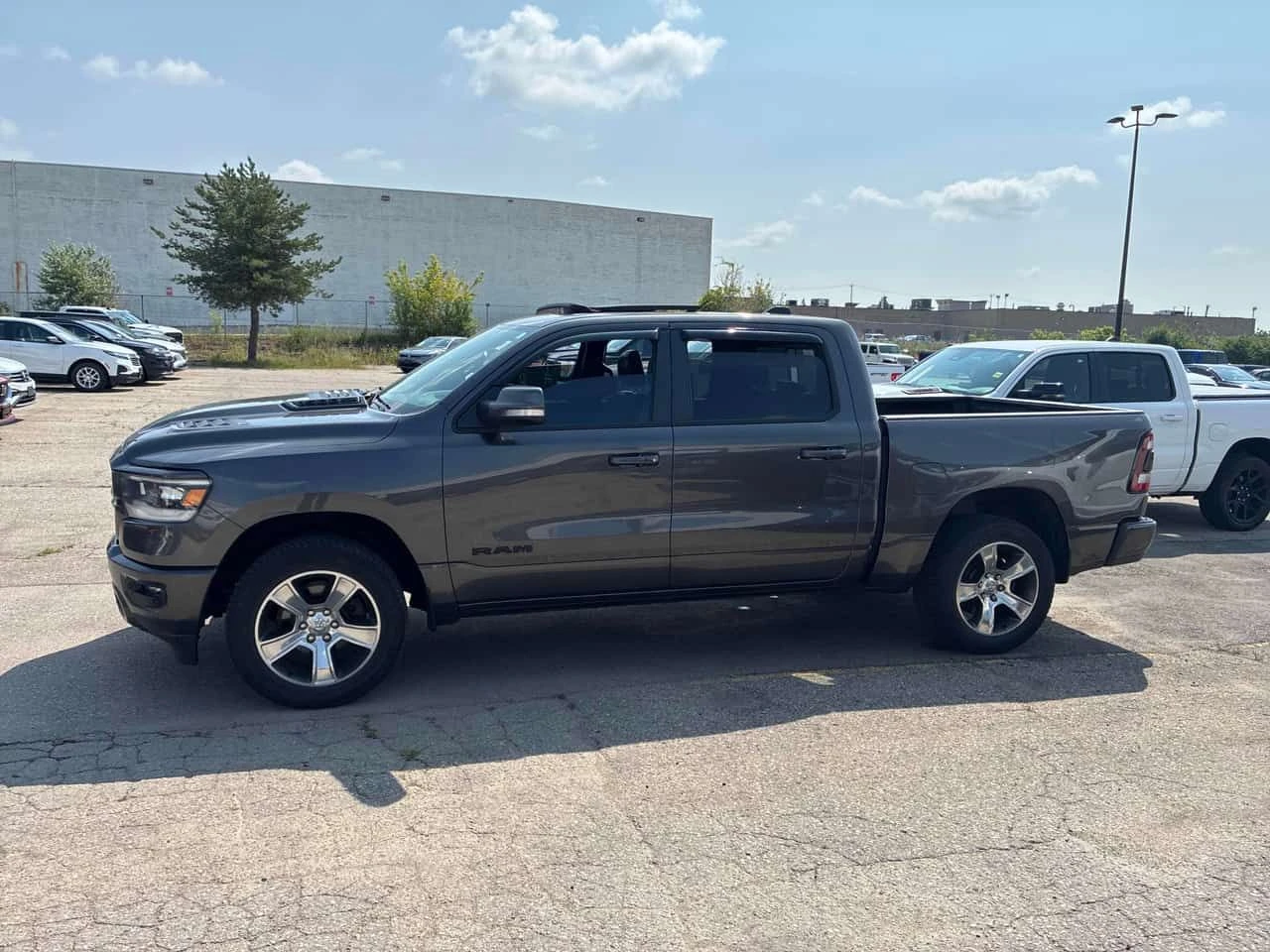 Dodge RAM 1500 * Sport * АВТОКРЕДИТ БЕЗ ПЪРВОНАЧАЛНА ВНОСКА* , снимка 2 - Автомобили и джипове - 55365779