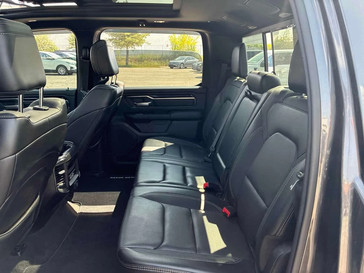 Dodge RAM 1500 * Sport * АВТОКРЕДИТ БЕЗ ПЪРВОНАЧАЛНА ВНОСКА* , снимка 12 - Автомобили и джипове - 55365779
