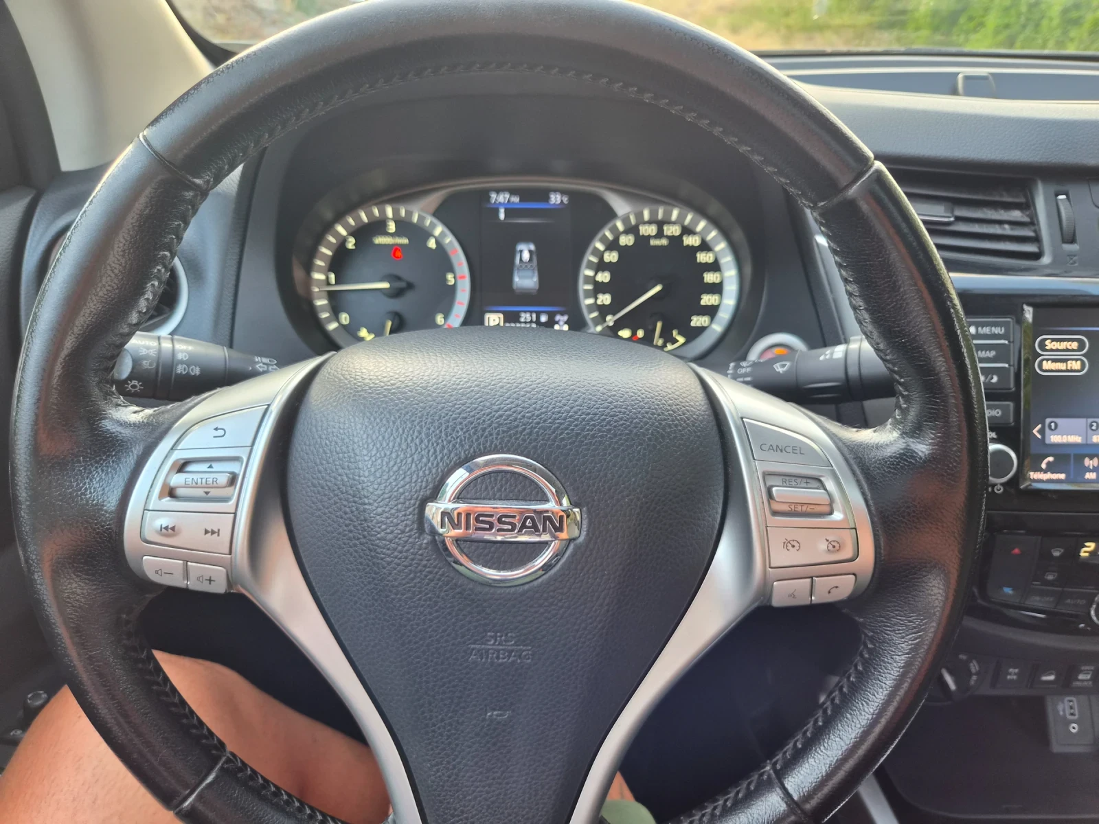 Nissan Navara Tekna/2.3D/Automat/21, снимка 12 - Автомобили и джипове - 55647099