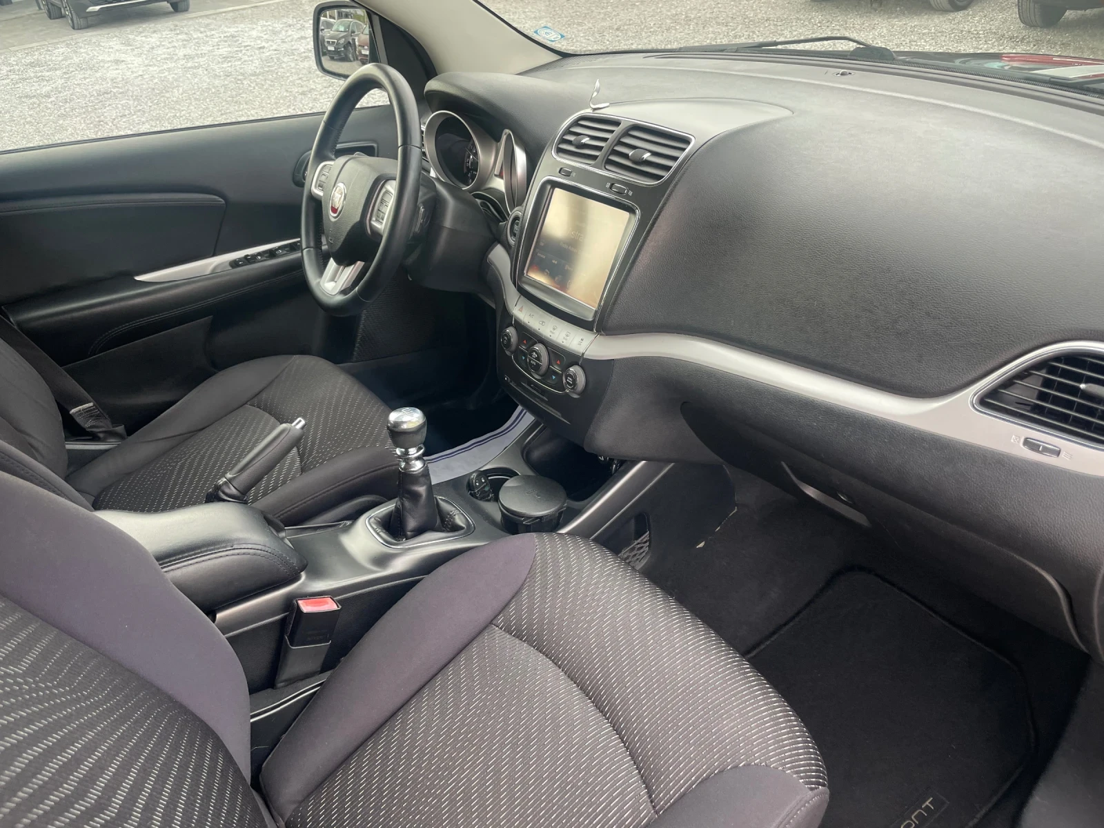 Fiat Freemont 2.0D 6+ 1, снимка 11 - Автомобили и джипове - 56143619
