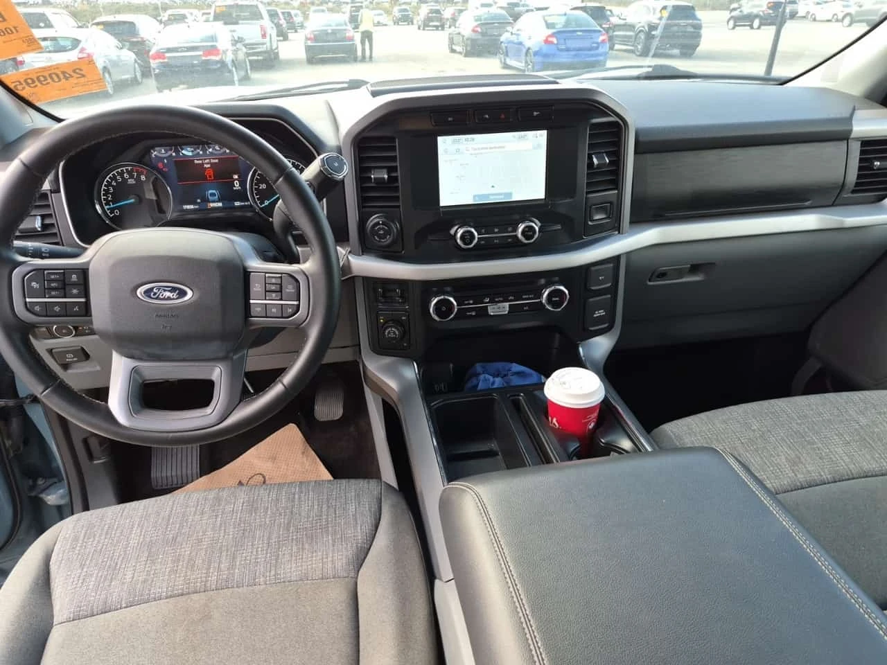 Ford F150 * XLT CREW CAB STD BED* АВТОКРЕДИТ* , снимка 10 - Автомобили и джипове - 56259598
