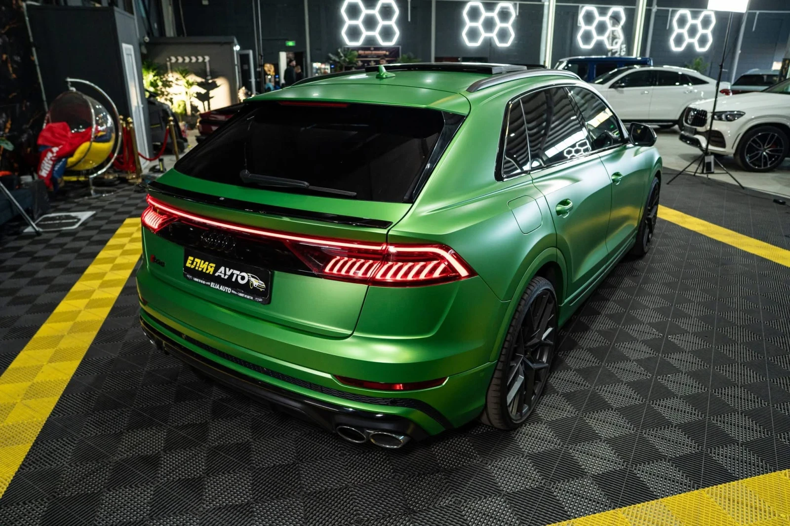 Audi SQ8 4.0D V8 MATRIX ПАНО HUD B&O ЛИЗИНГ 100% , снимка 10 - Автомобили и джипове - 56747424