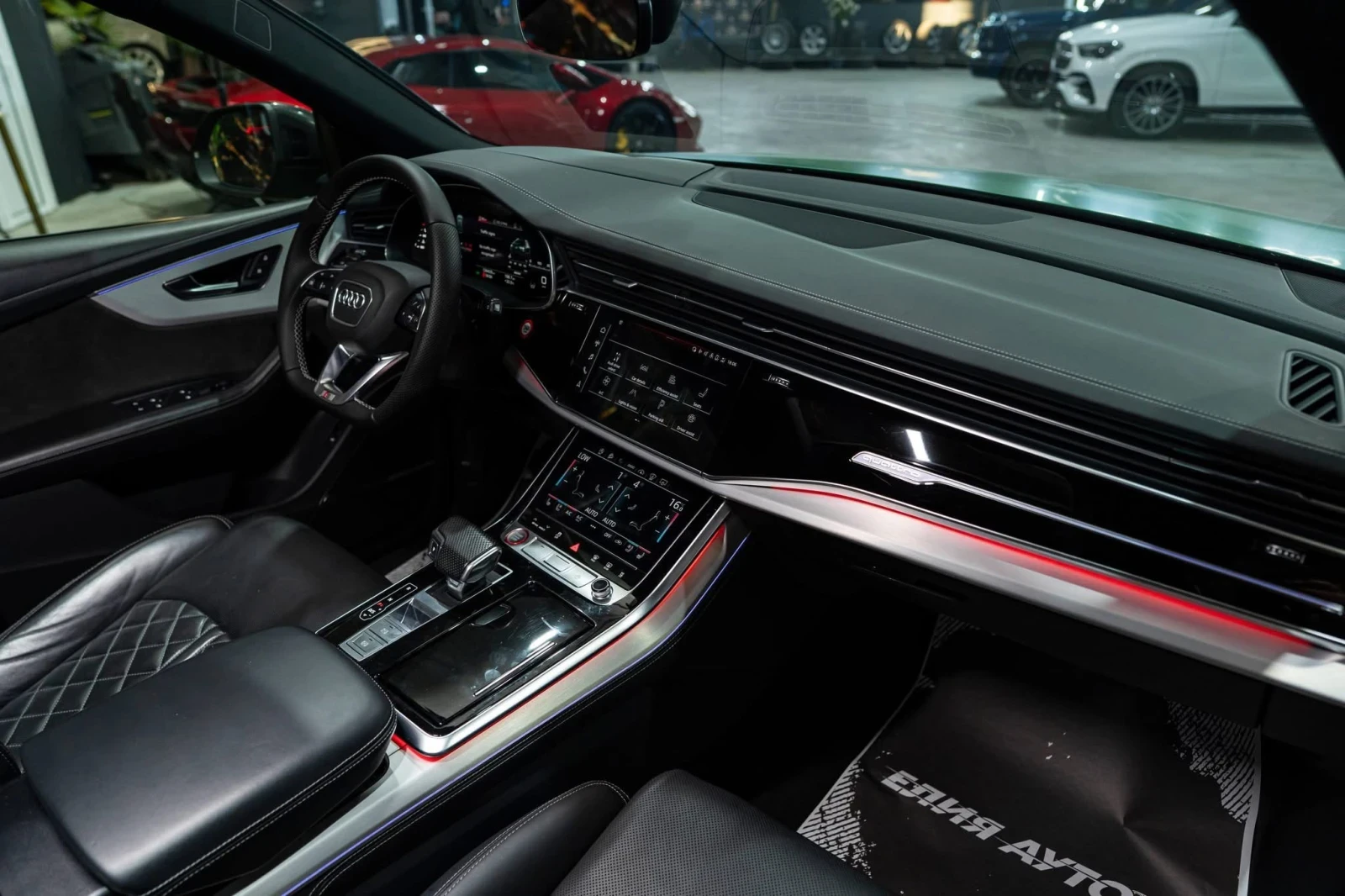 Audi SQ8 4.0D V8 MATRIX ПАНО HUD B&O ЛИЗИНГ 100% , снимка 13 - Автомобили и джипове - 56747424