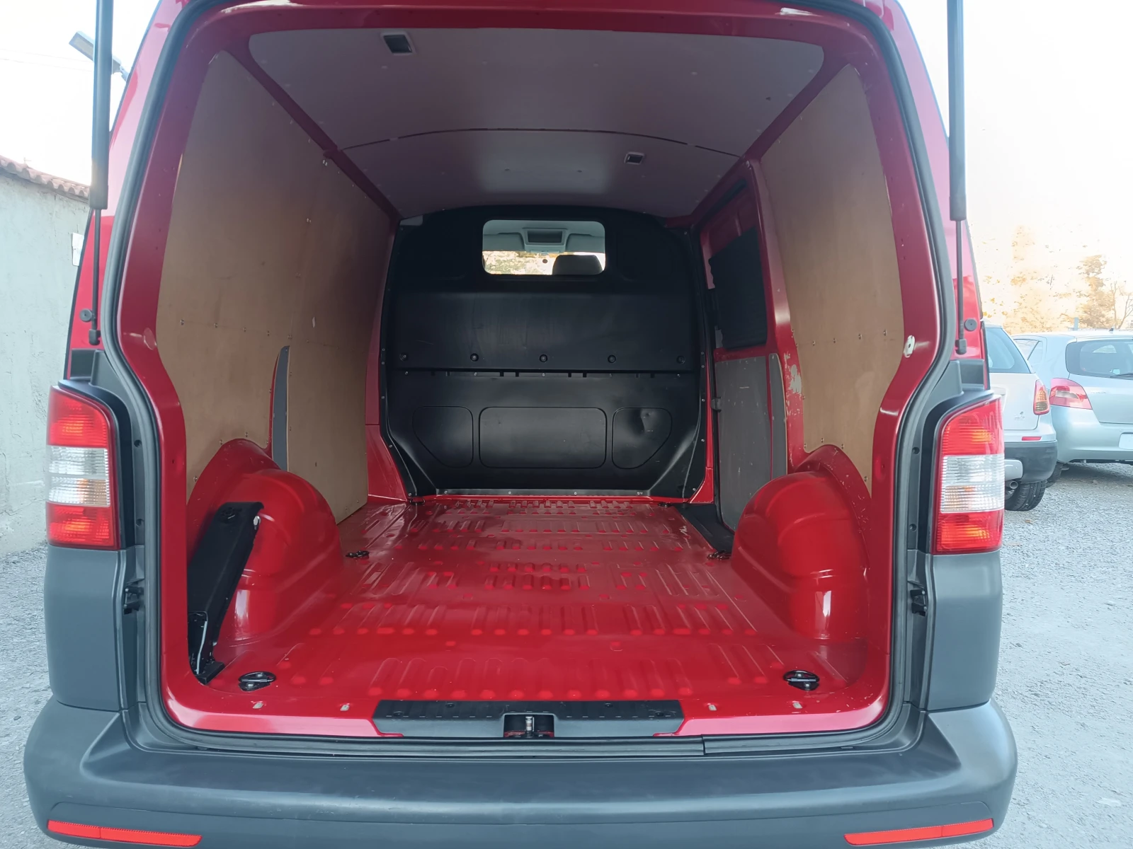 VW Transporter 2.0TDI КЛИМАТИК/ ИТАЛИЯ/ - изображение 8