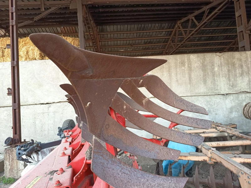 Плуг Kuhn, снимка 2 - Селскостопанска техника - 51643039