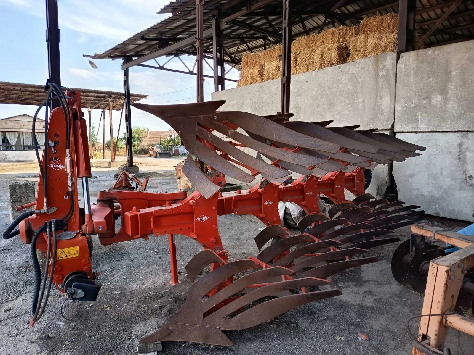  Kuhn | Mobile.bg   1