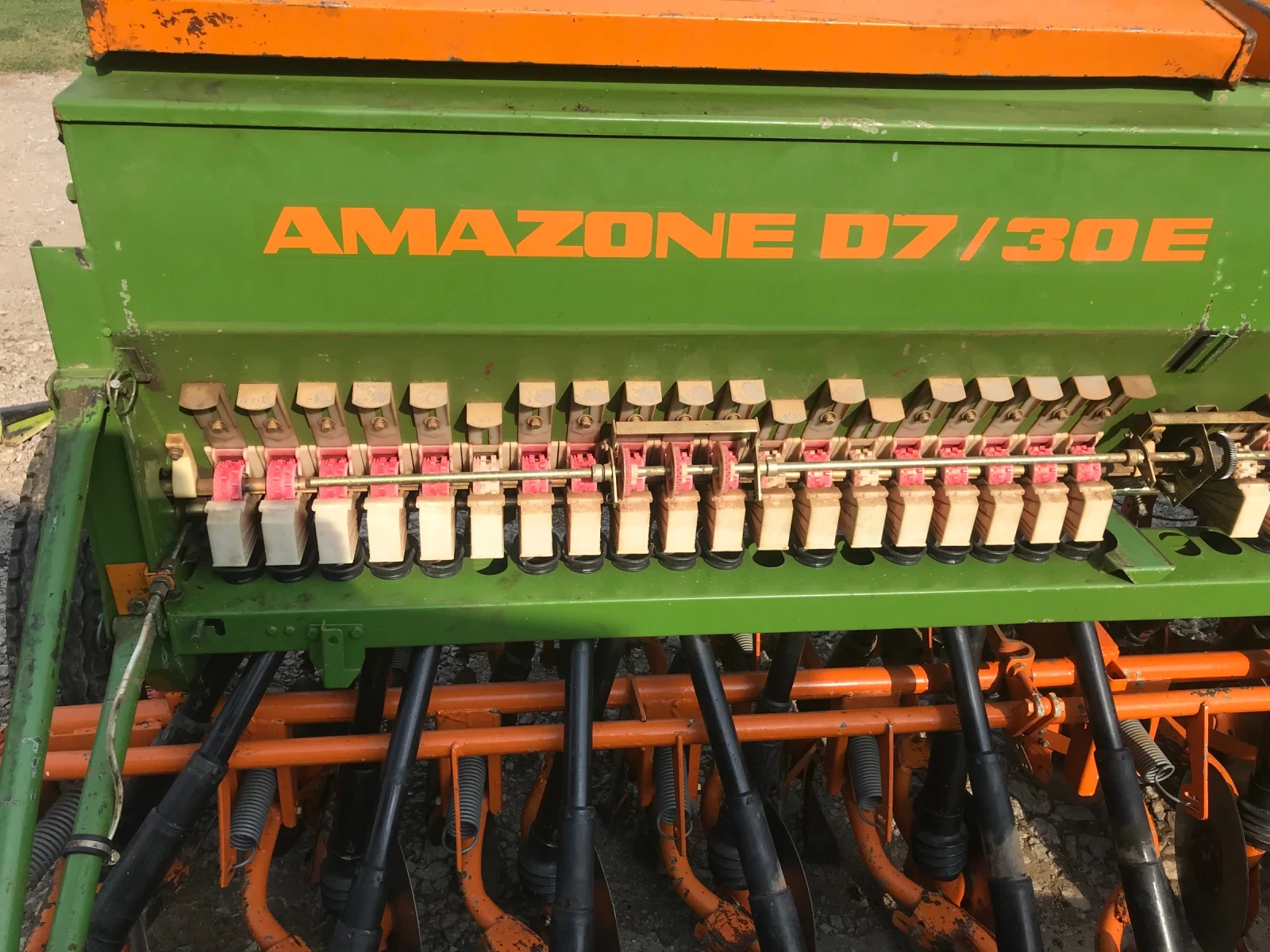 Сеялка Amazone D7 xibrid, снимка 11 - Селскостопанска техника - 56247900