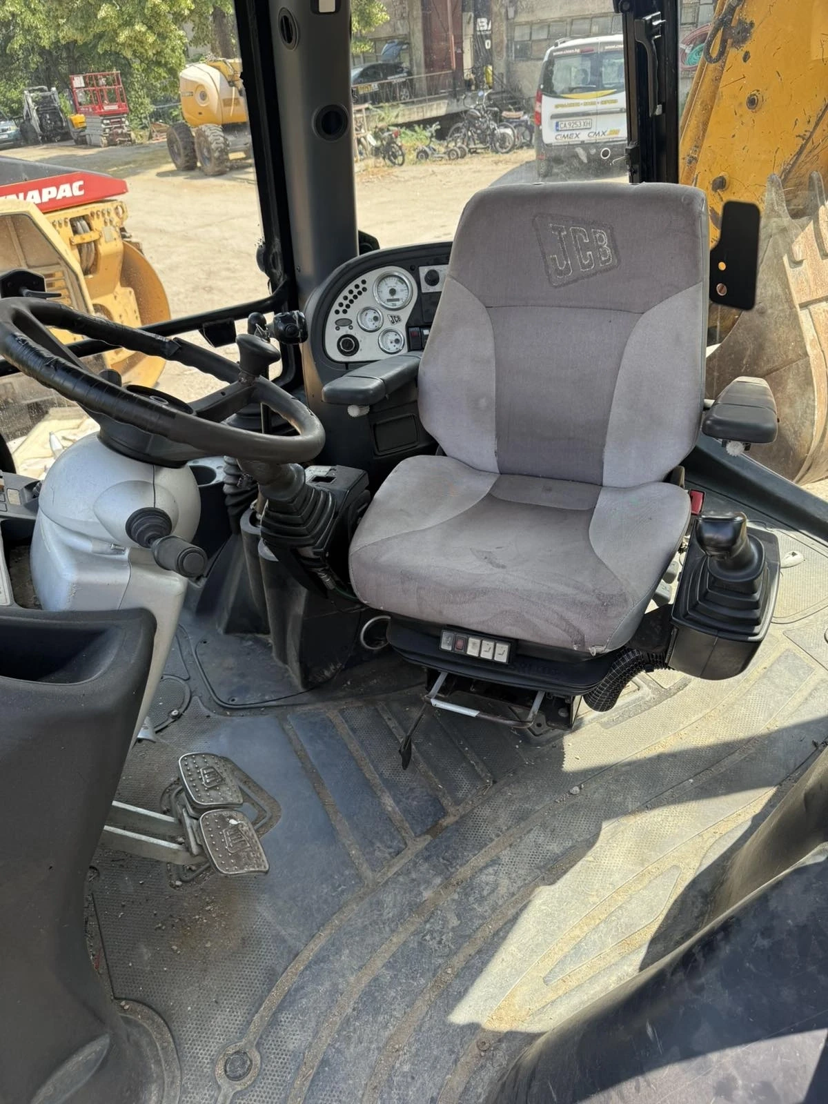 Багер JCB 3CX, снимка 3 - Индустриална техника - 56290324