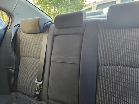 Toyota Avensis Saloon (T27), снимка 7