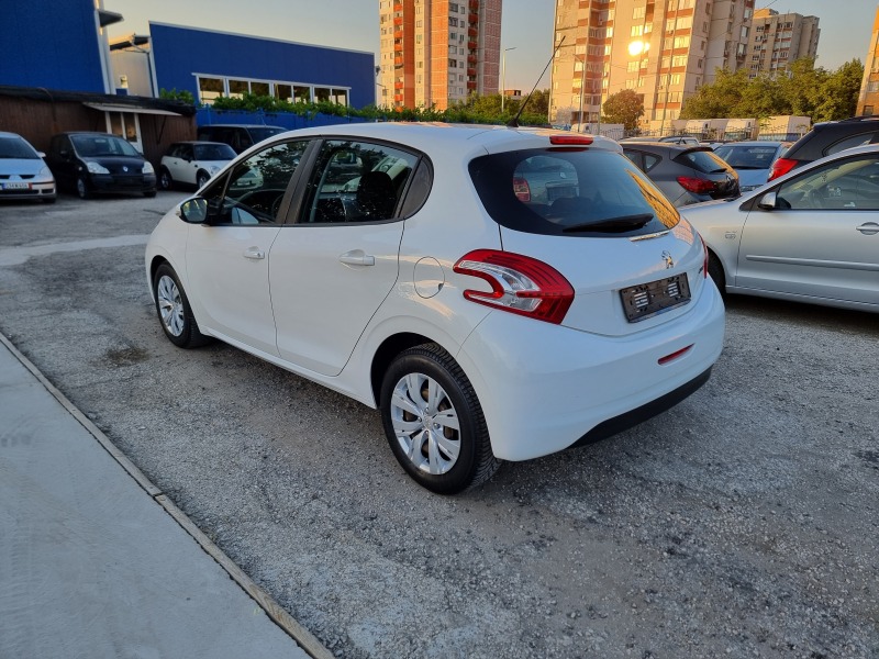 Peugeot 208 1.4i GAZ, снимка 4 - Автомобили и джипове - 46617695