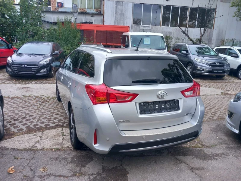 Toyota Auris 1.6 / 16V / SPORT, снимка 2 - Автомобили и джипове - 47170763