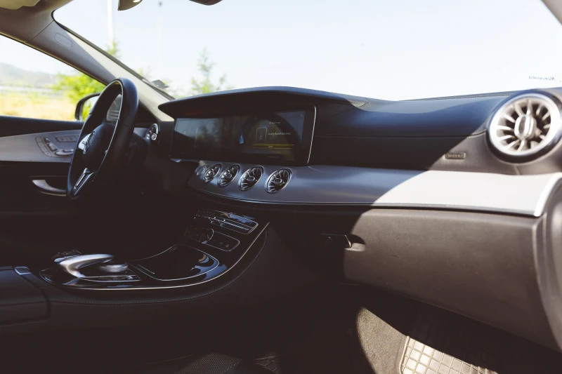 Mercedes-Benz CLS 400 4Matic/Burmester/360, снимка 13 - Автомобили и джипове - 51544859