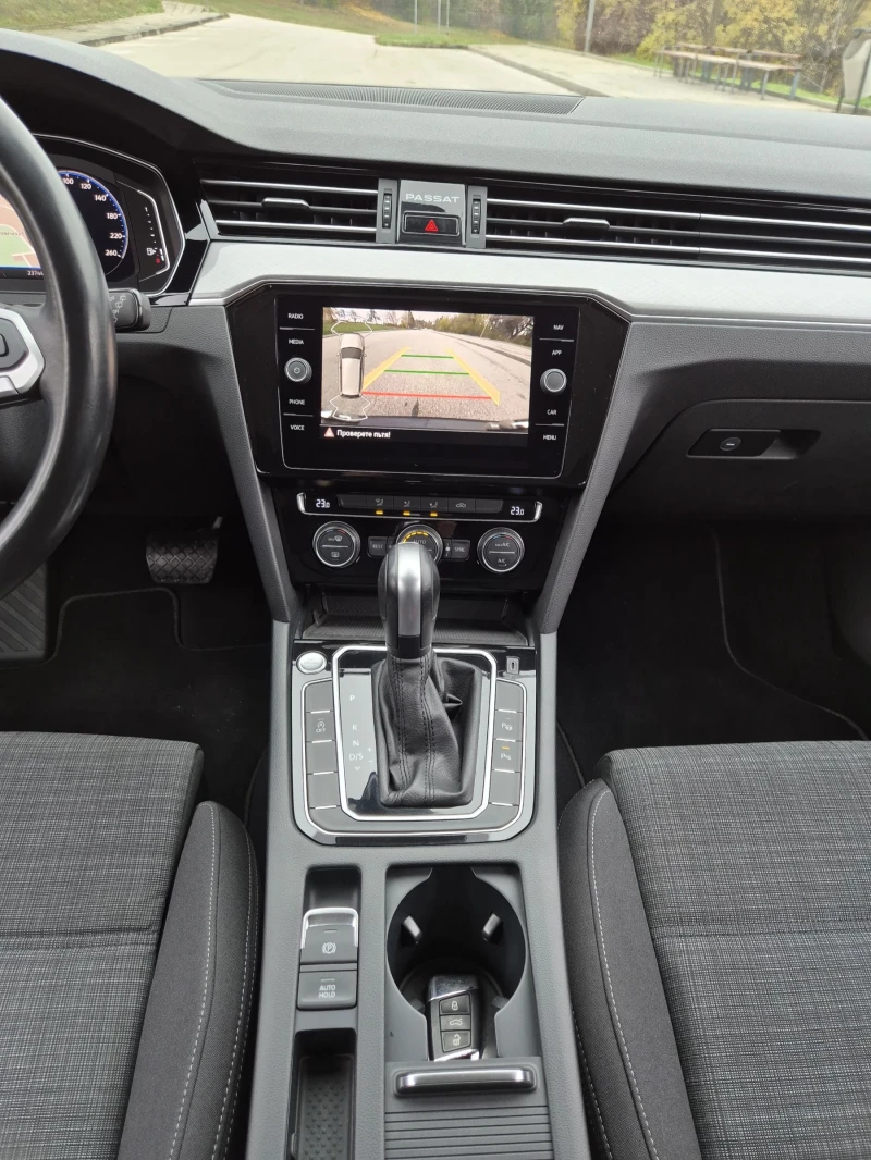 VW Passat 2.0TDI Face Digital Distr Keyless Камера , снимка 15 - Автомобили и джипове - 52513654