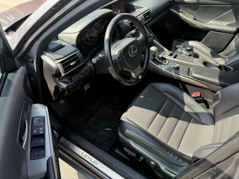 Lexus IS * 300 * CARFAX * ЦЕНА ДО БГ, снимка 13 - Автомобили и джипове - 53257720