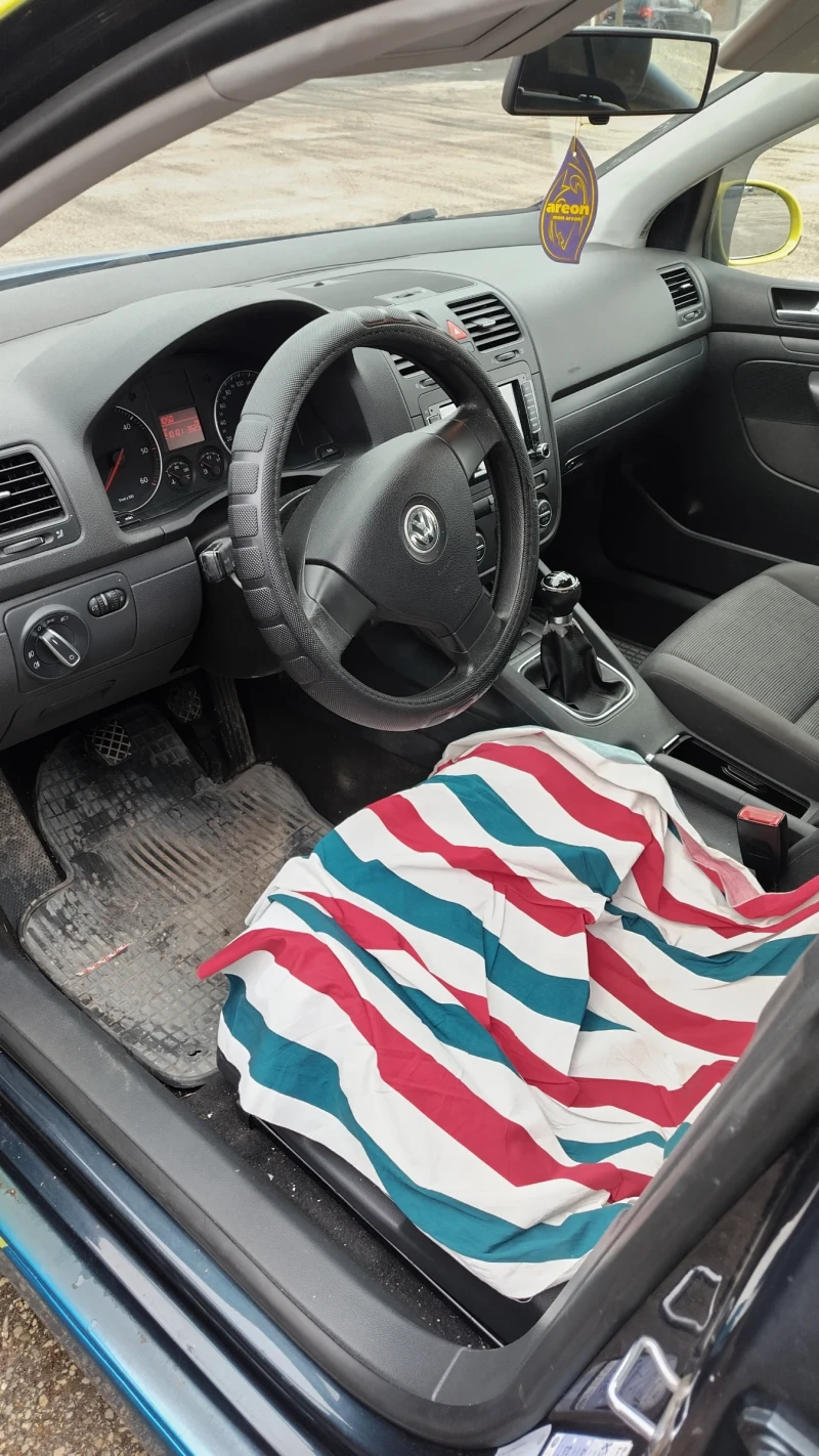 VW Golf, снимка 5 - Автомобили и джипове - 53333304