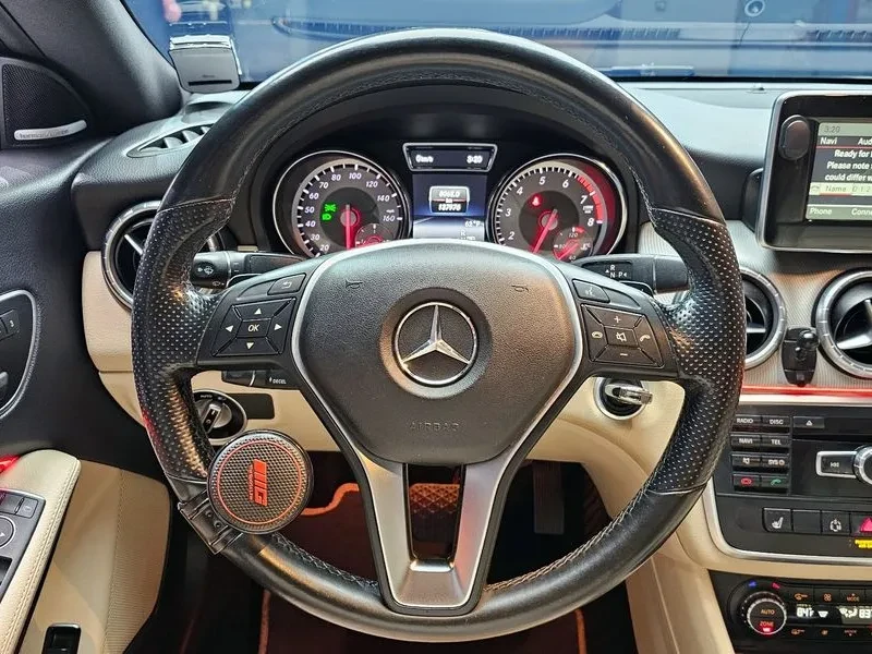 Mercedes-Benz CLA 250, снимка 14 - Автомобили и джипове - 53811312