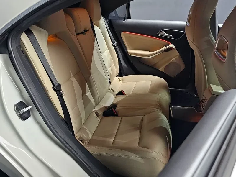 Mercedes-Benz CLA 250, снимка 12 - Автомобили и джипове - 53811312