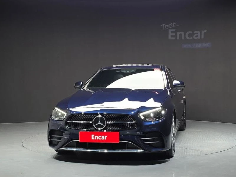 Mercedes-Benz E 220 1.9 Automatic, снимка 3 - Автомобили и джипове - 55837296