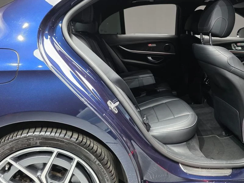 Mercedes-Benz E 220 1.9 Automatic, снимка 11 - Автомобили и джипове - 55837296