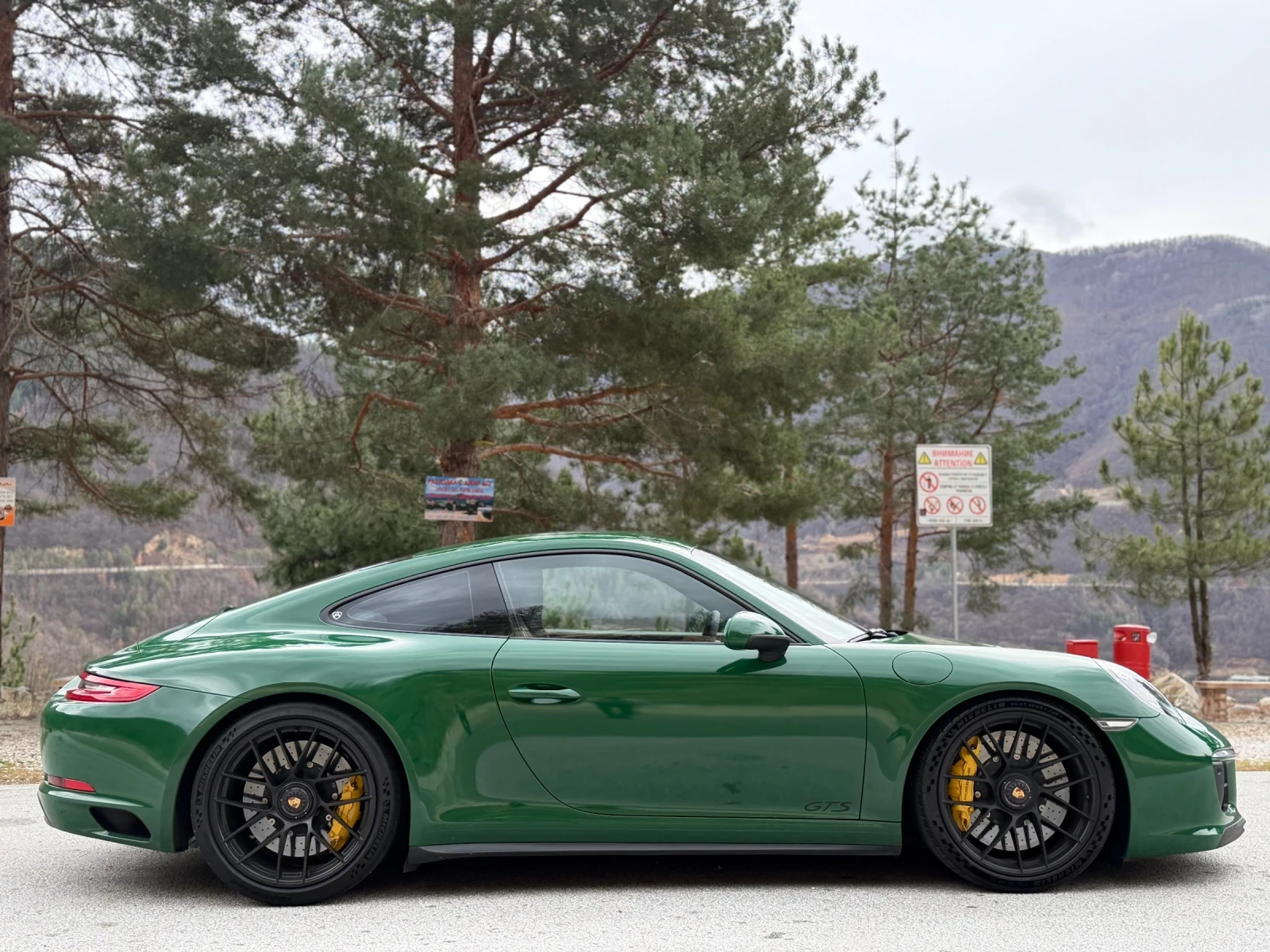Porsche 911 Carrera GTS 991.2 Akrapovic PCCB LIFT, снимка 1