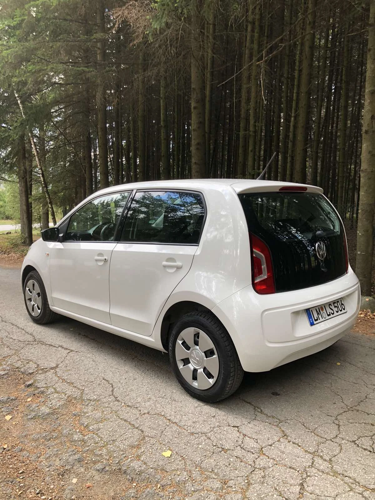 VW Up 1.0 MPI - Нов Внос - изображение 4